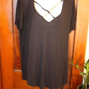 Rue 1x criss cross detail tshirt